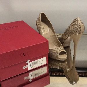 Valentino Garavani Nude Heels